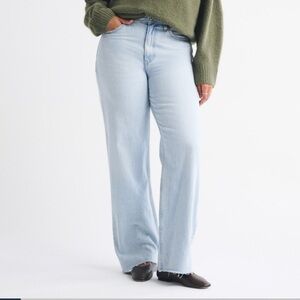 GREAT CONDITION Abercrombie Curve Love Loose High Rise Jeans